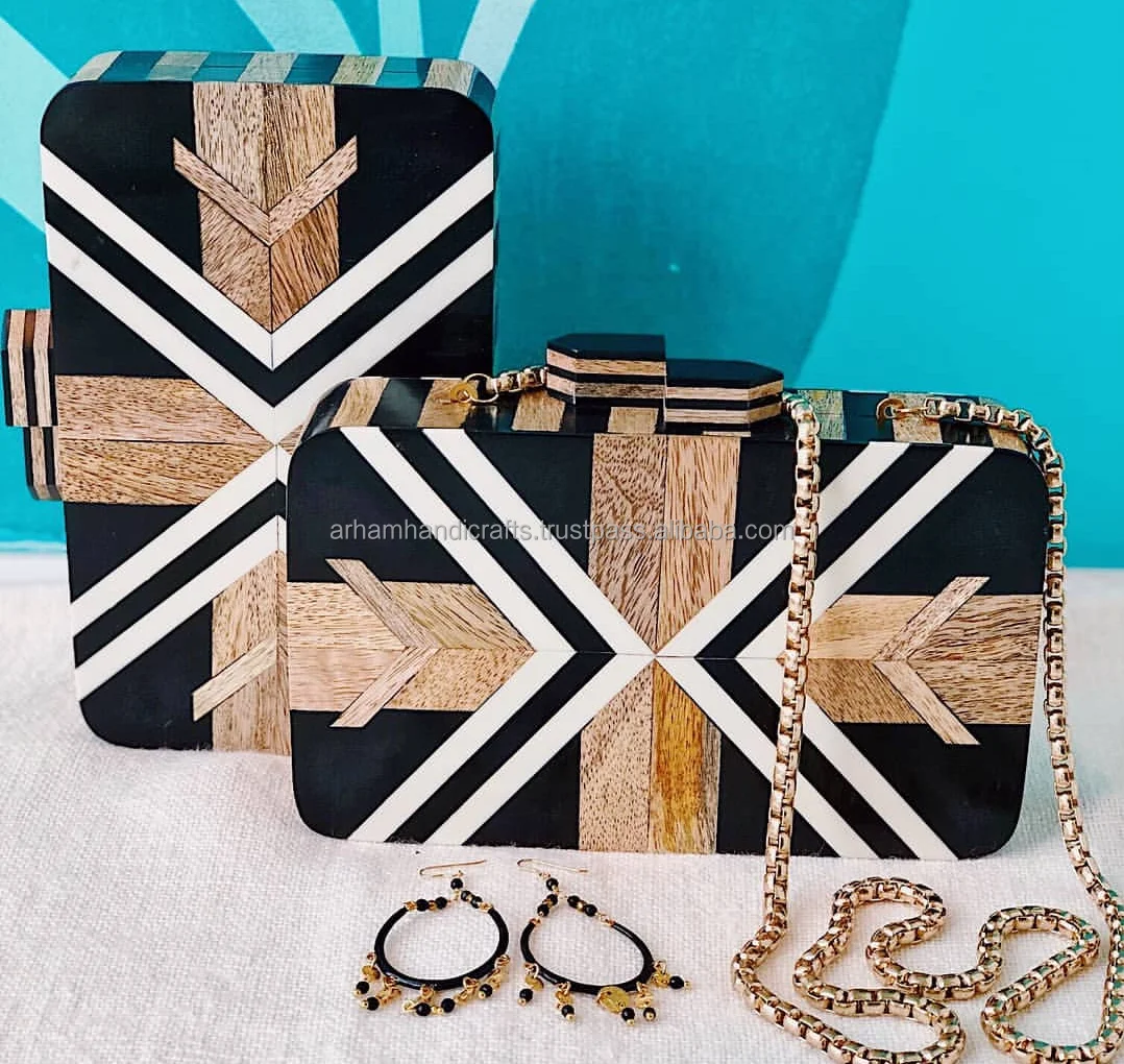 Pleated Wooden Handle Chain Bag