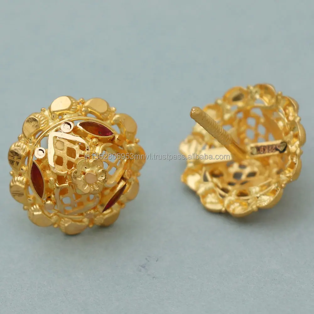 22k Stamp Shiny Gold 1.3 Cm X 1.3 Cm Solitaire Studs Earring For