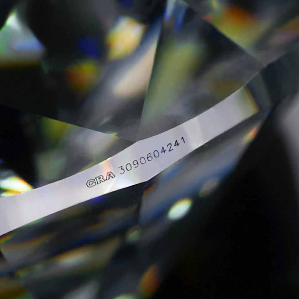 Microscopic Laser Inscription on Girdle