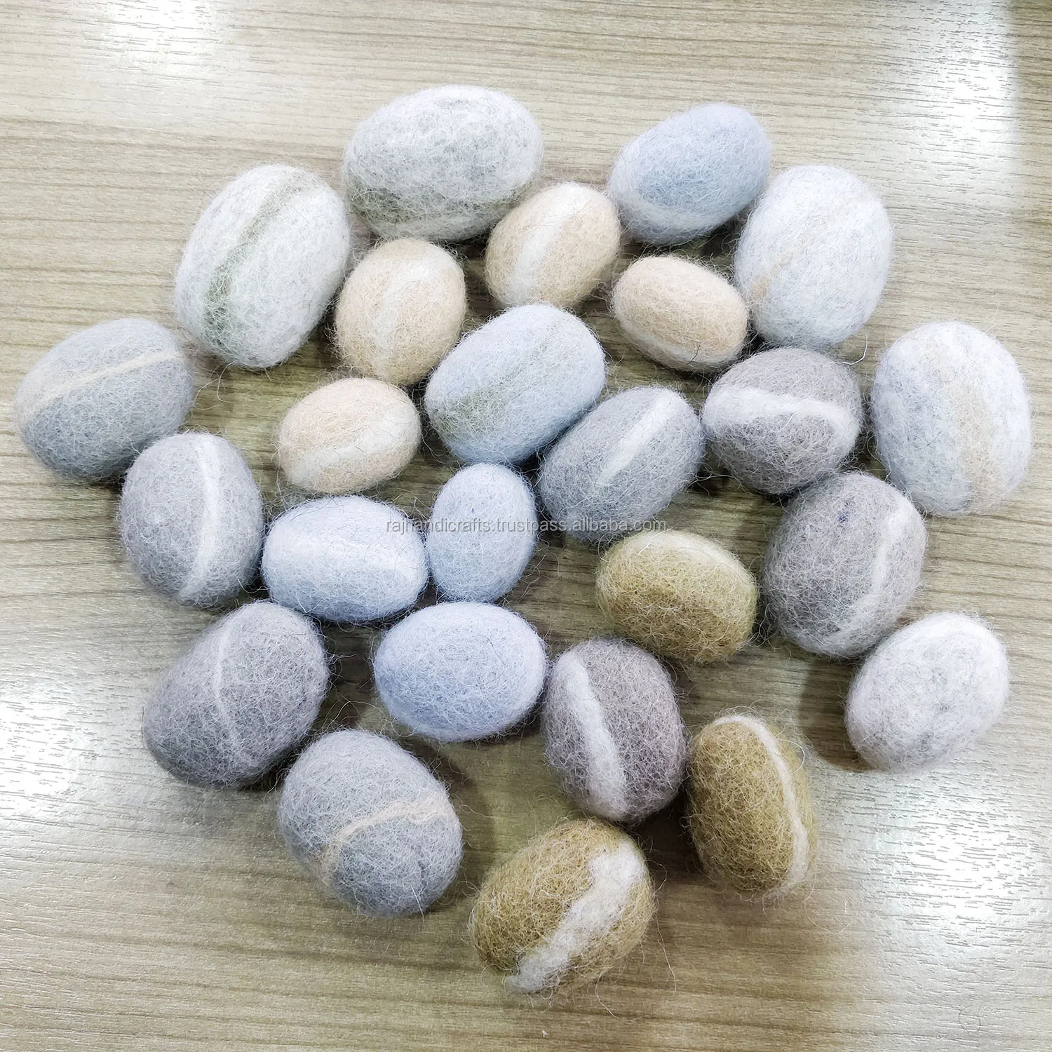 Ecofriendly Felt Colored Stones Pebble Balls Hot Selling Wool Felt