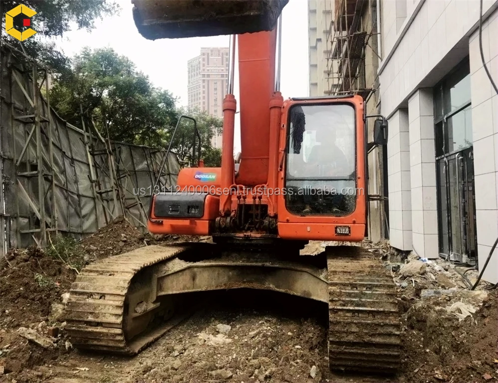 DOOSAN DX300LC 02.jpg