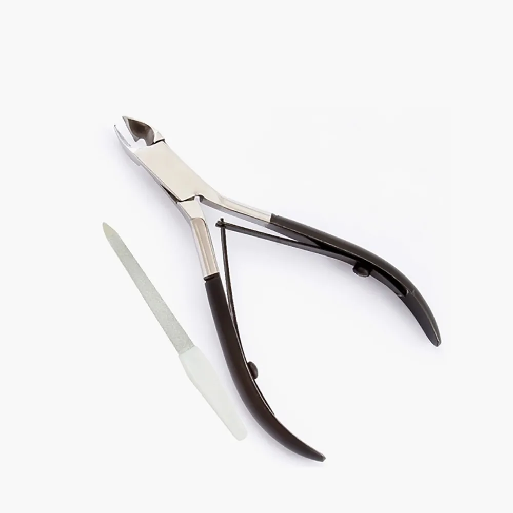 Professional Cuticle Nail Nippers With 7mm Tip Size And Half Black