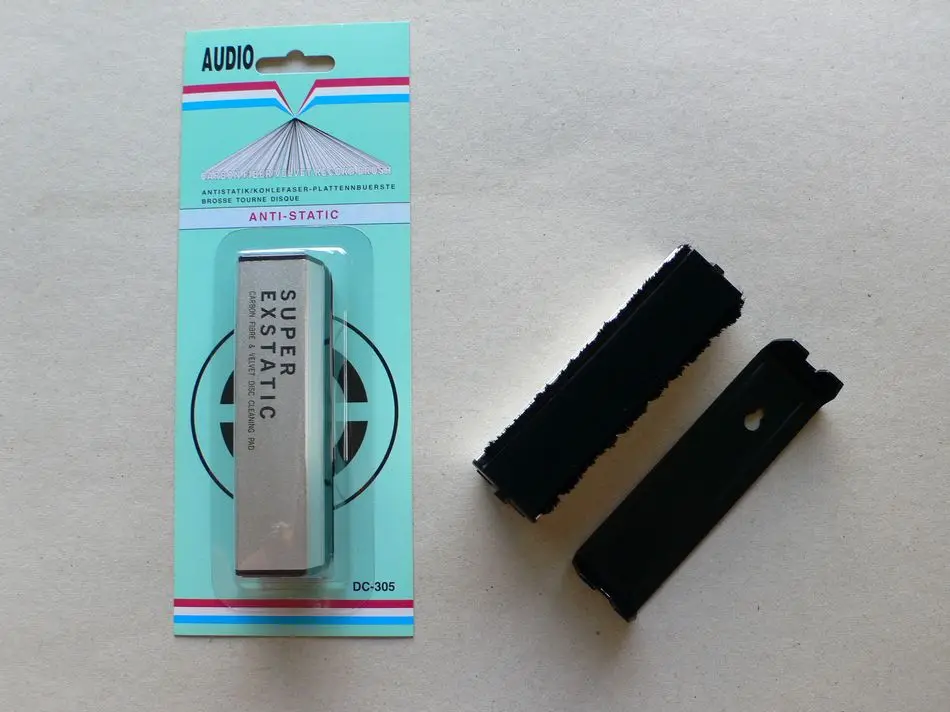 DC-305 Carbon Fiber Brush.JPG