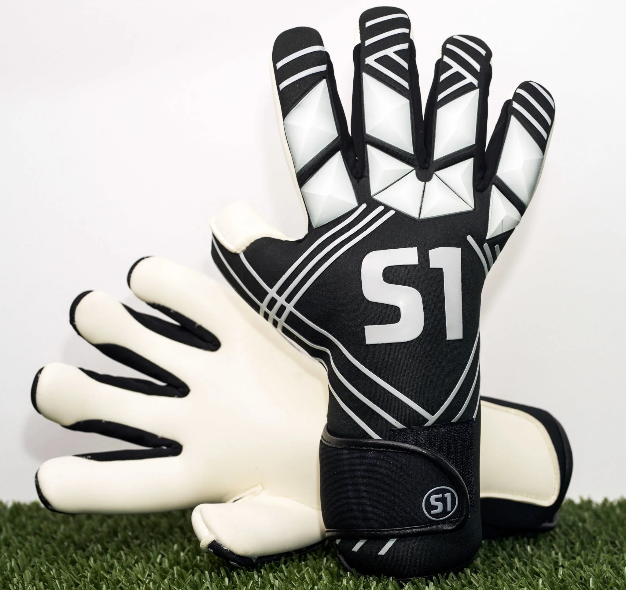 New 2023 German Goalkeeper Gloves Goal Keeper Gloves 4 Mm Goalkeeper Professional Goalkeeper