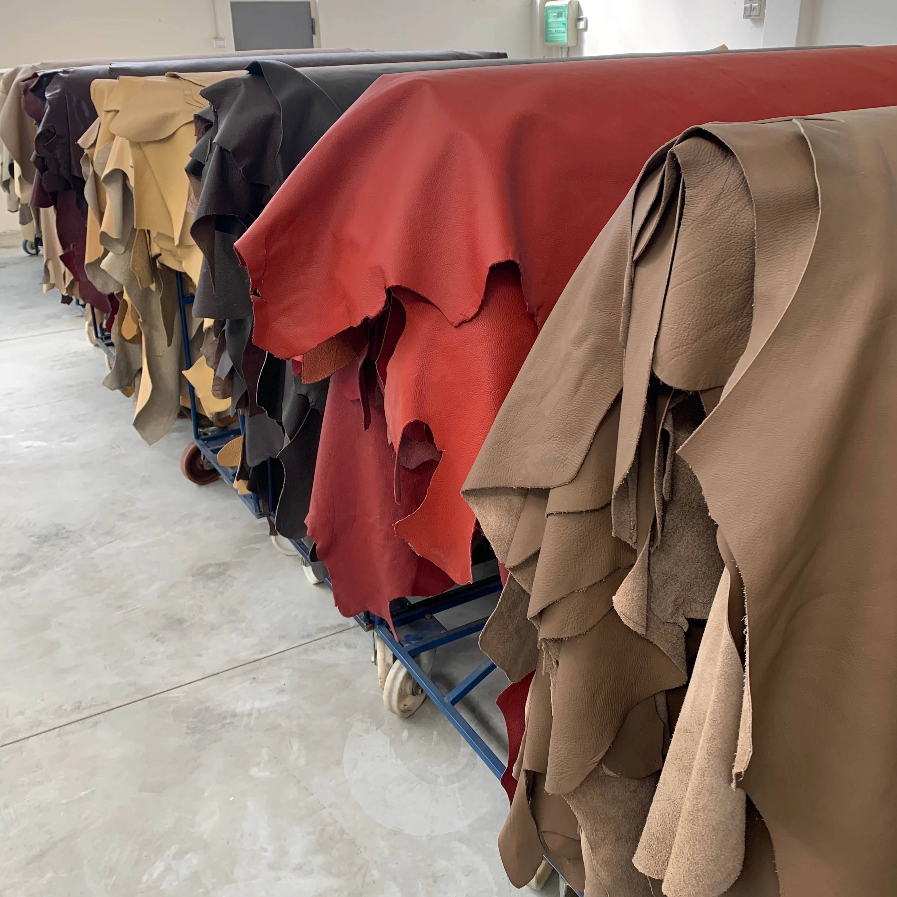 
ITALIAN LEATHER 