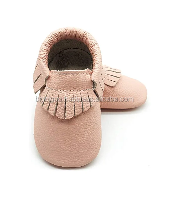 Moccains shoes (96).png