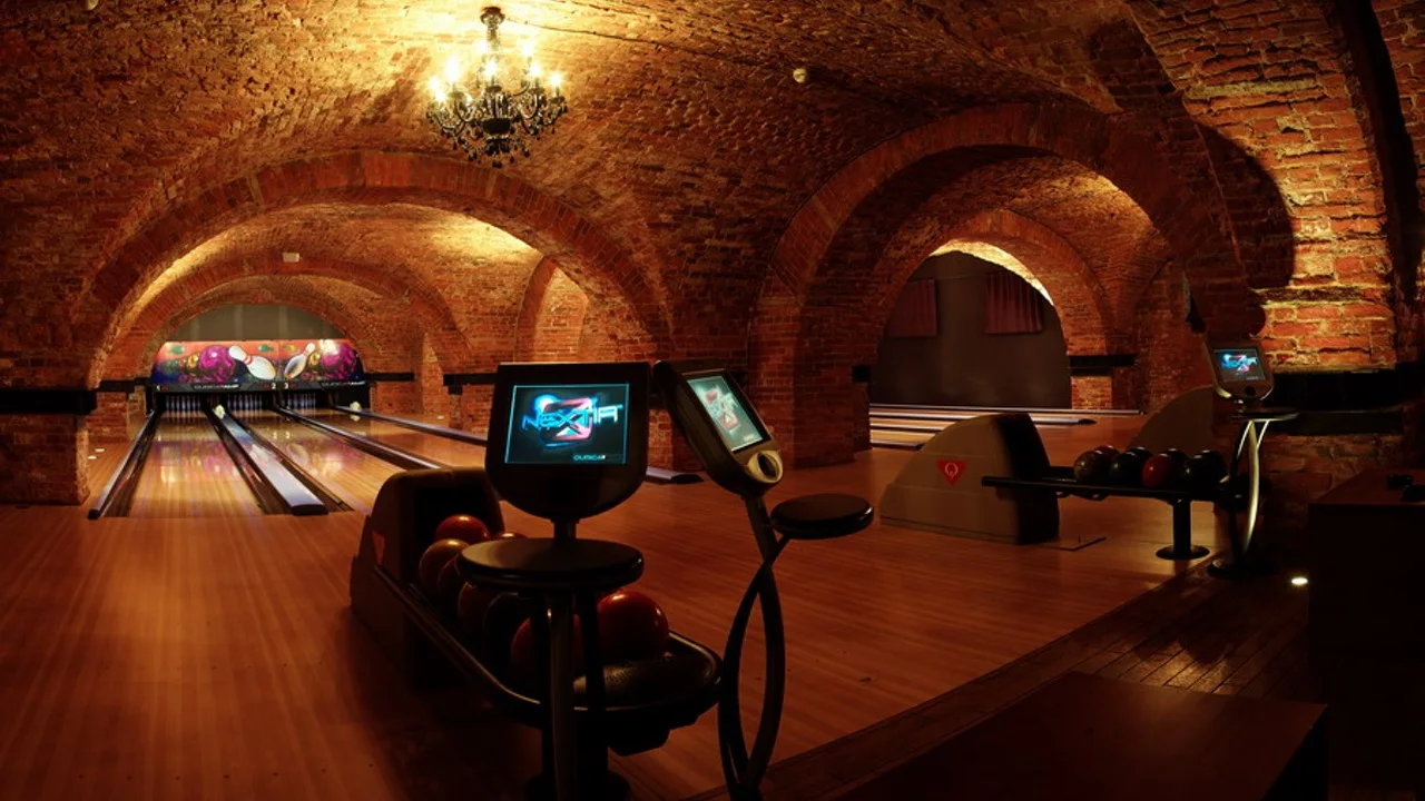 Qubicaamf Touch Screen LCD Console Bowling Alley Scoring System