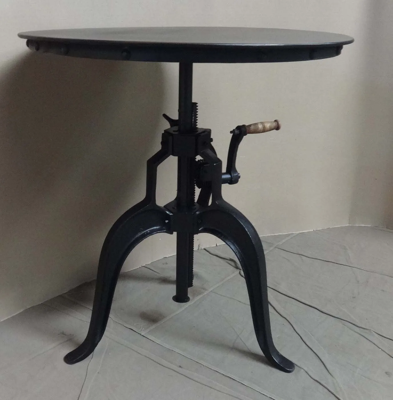 Cast Iron Hand Adjustable Crank Mechanism Dining Round Mango Wood Top