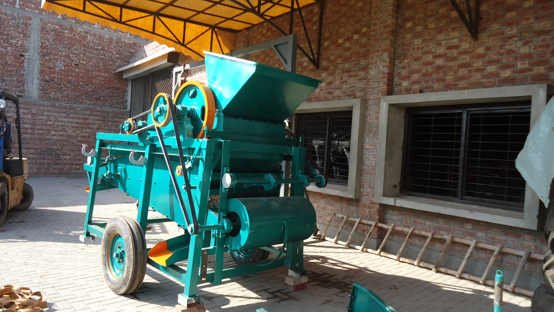sun flower thresher (1)