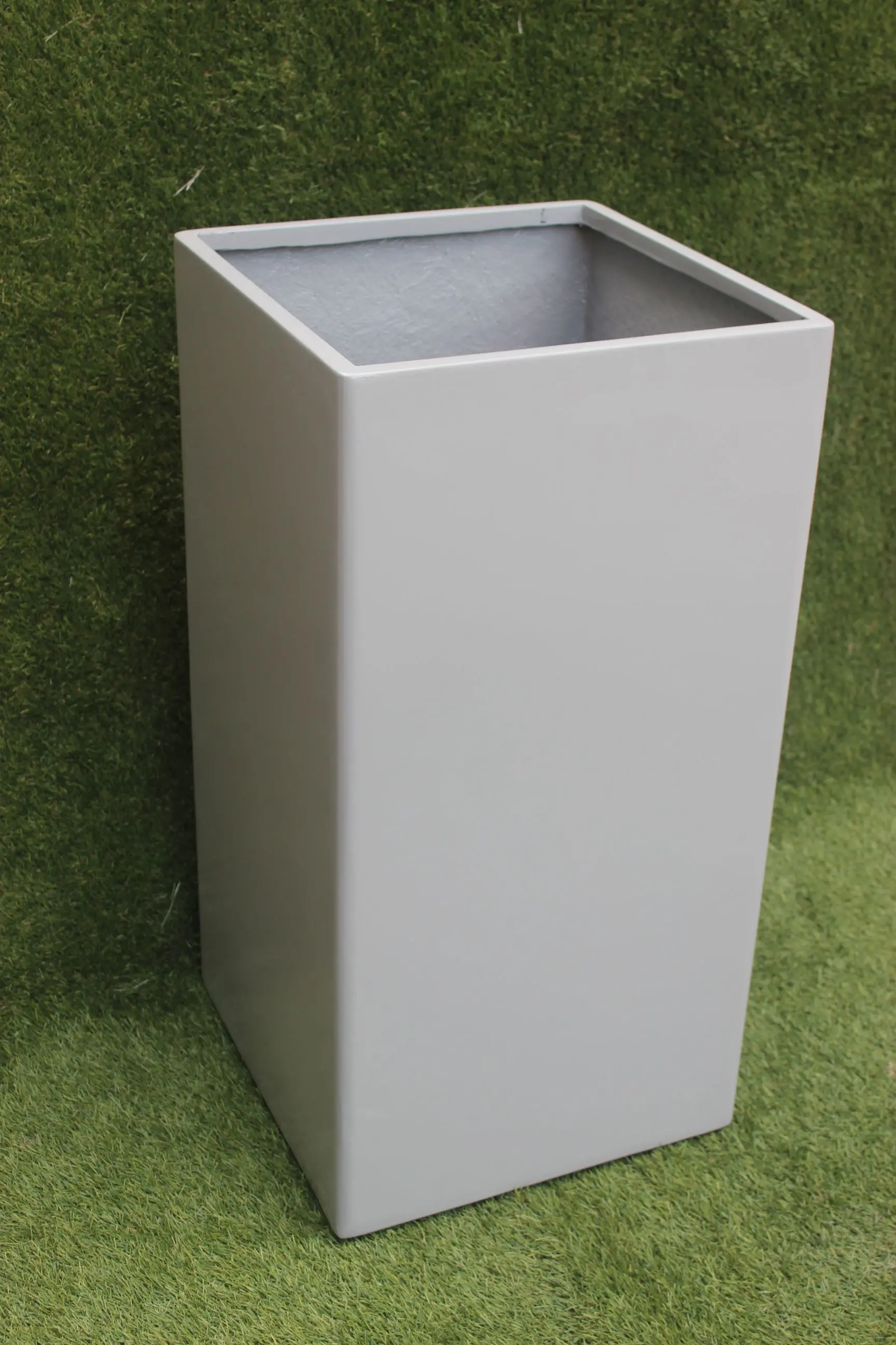 Cube Smooth Finish Square Spotted Color Big Flower Pot Planter At Home