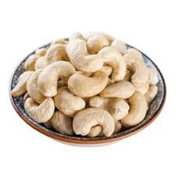 dried raw cashew nuts in shell