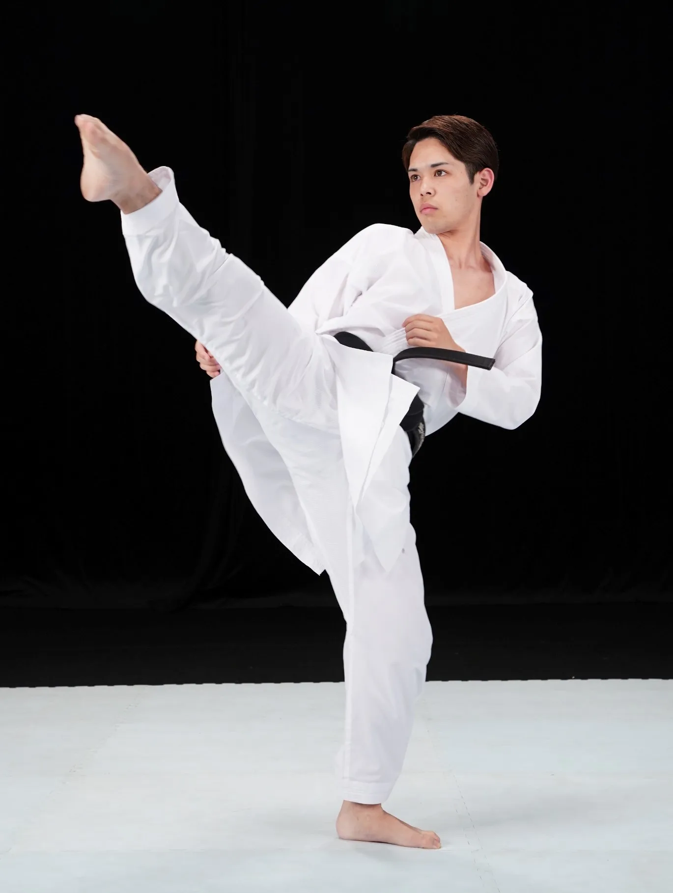 World's Lightest Japanese Karategi,Made Through The Combination Of A Patented Fabric With