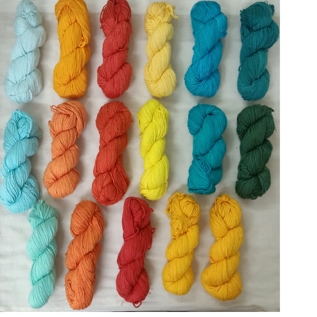 定制染色棉纱各种鲜艳颜色可提供100克绞股