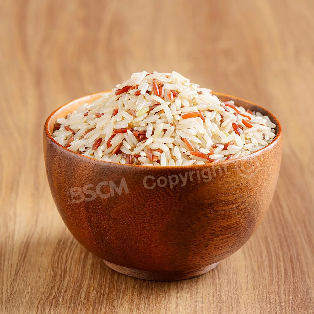healthy brown rice ( mixed brown and red cargo rice ) from