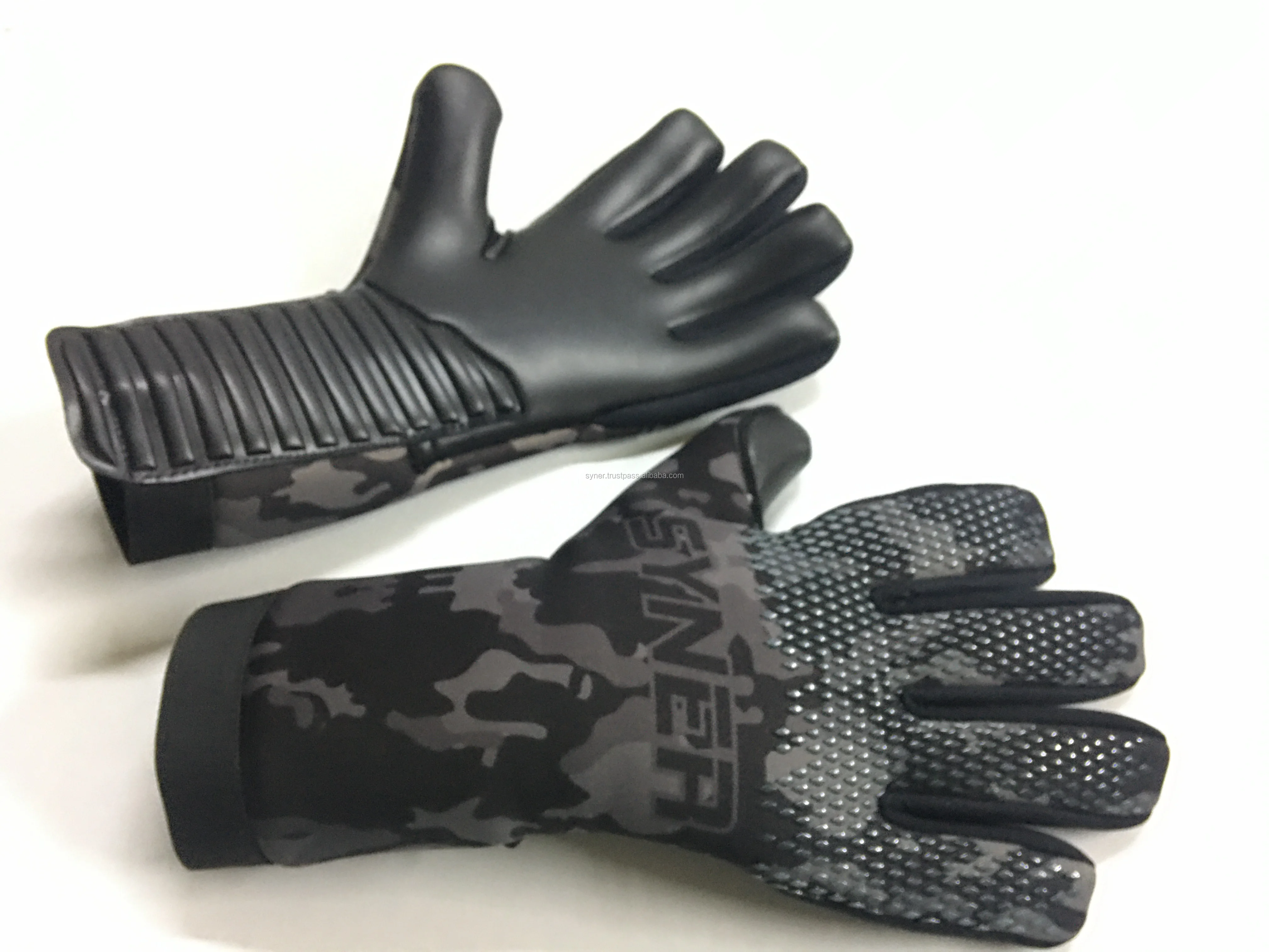 strapless goalkeeper gloves