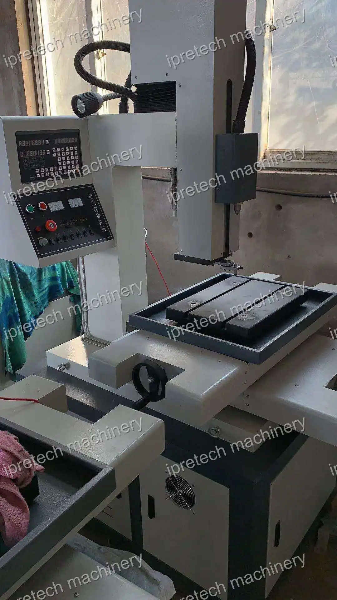 Xf400 Edm Superdrill Small Hole Edm Drilling Machine Hole Diameter 0.3