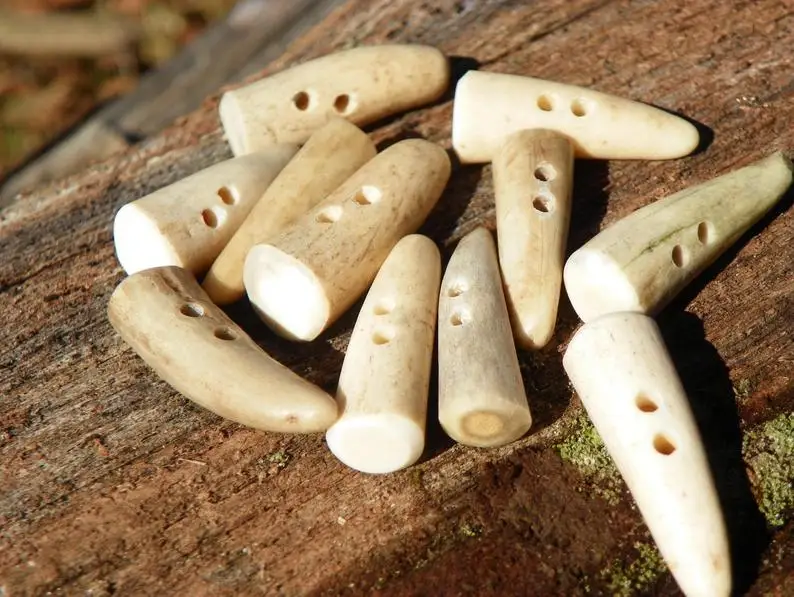 BONE BUTTON32.jpg