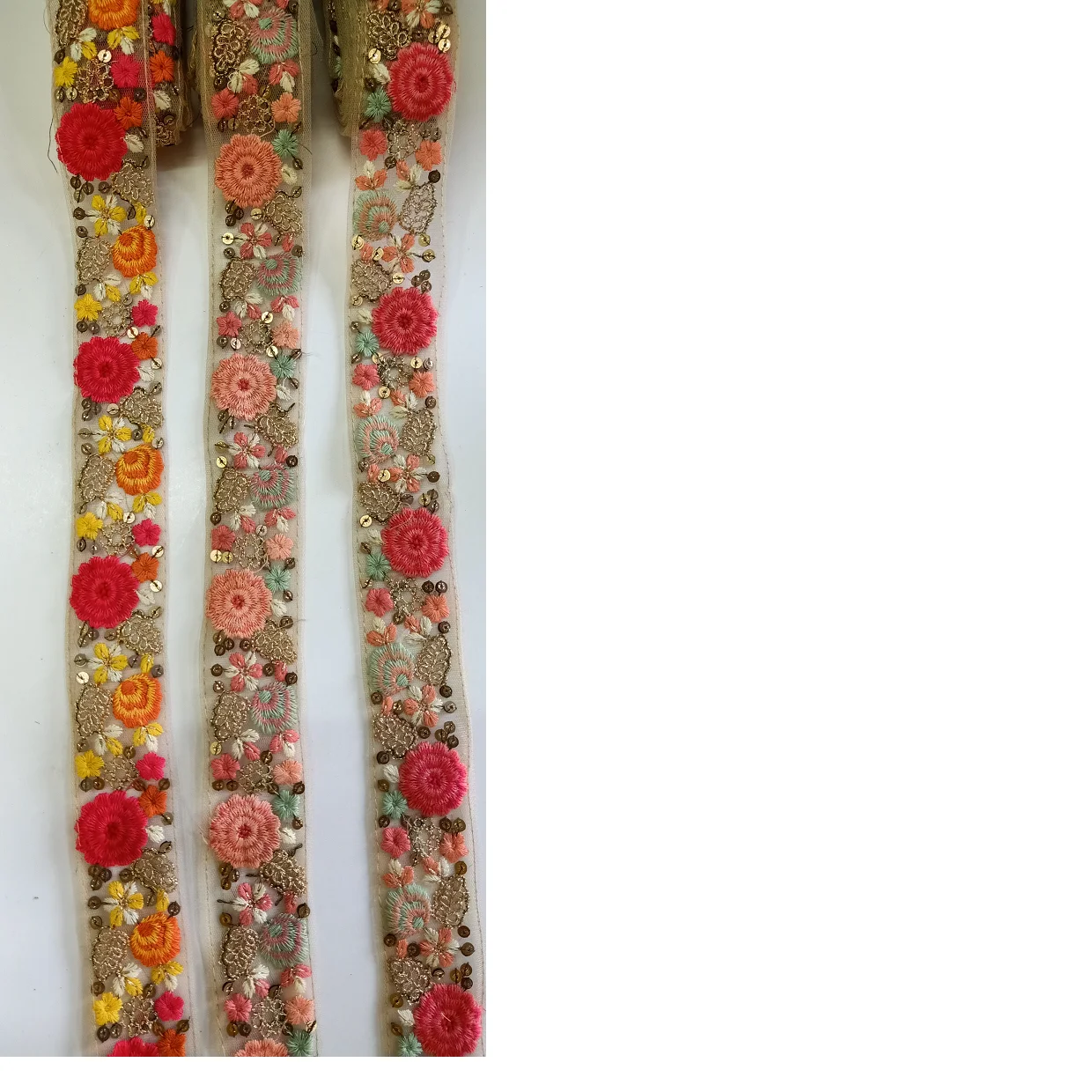 Embroidered Floral Ribbons With Lovely Floral Patterns Can Be Custom