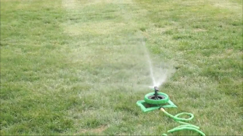 Amazon Hot Selling 360 Gear Drive Garden Plastic Rotary Lawn