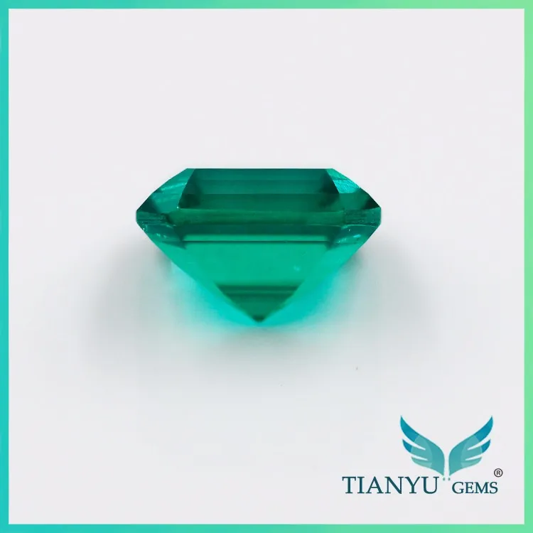Tianyu gems Wholesale artificial gemstone green color 8*8 mm emerald cut synthetic emerald