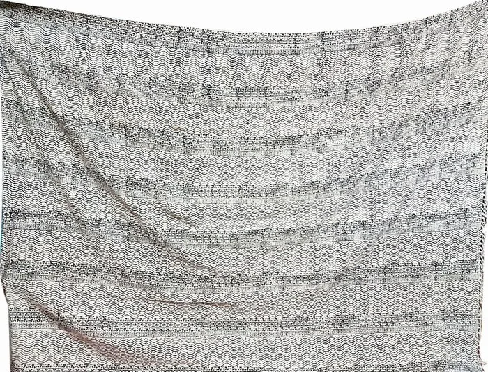 Schwarz Weiß Gestreifter Teppich