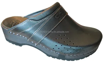 simple clogs mens