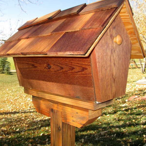 ground mounted wooden mailbox with roof  (3).jpg