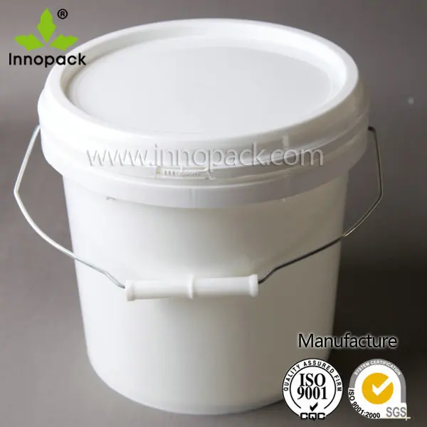 plastic buckets with handles