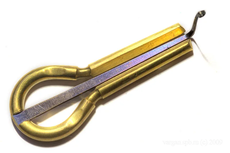 Инструмент чукчей во рту как называется. Народный инструмент чукчей. Хомус якутка. Удэгейцы народ. Инструмент чукчей во рту как называется.