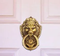 233X220-8113Lion-Golden-Door-Knocker-MDK-23-(1).jpg