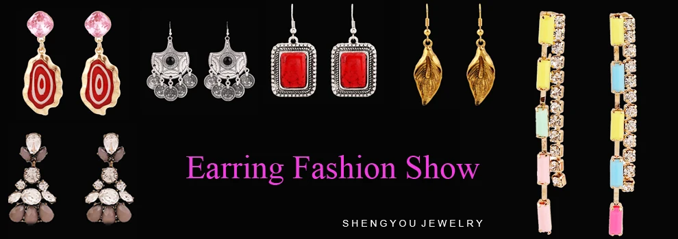 Theatrical Eyes Lip and Hands Shape Gold Queen Pendant Earrings Jewelry