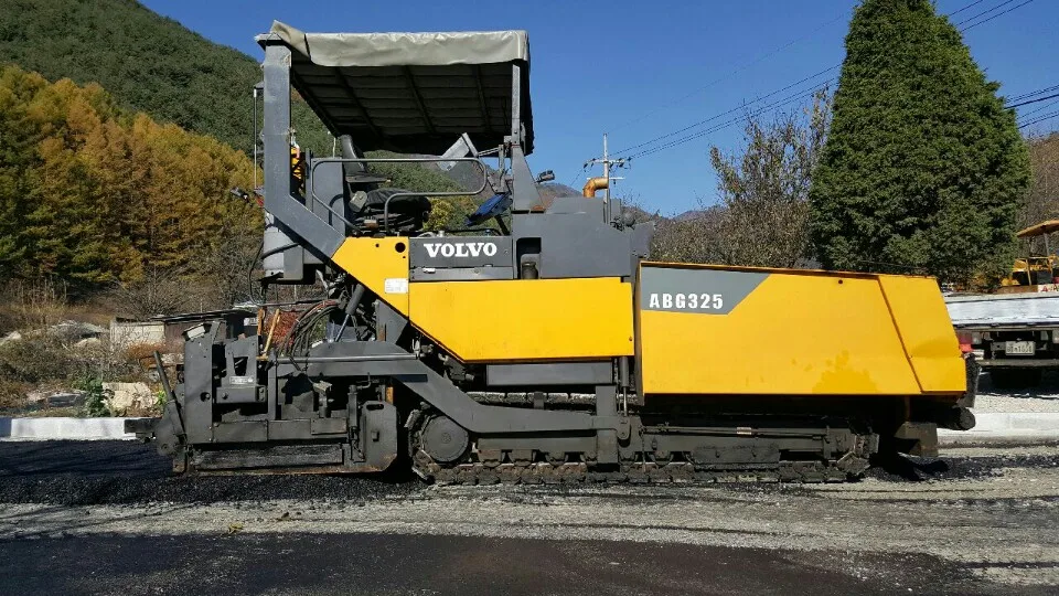 
[ Winwin Used Machinery ] Used asphalt finisher (Paver) Ingersoll rand ABG TITAN 325 2000yr For sale 