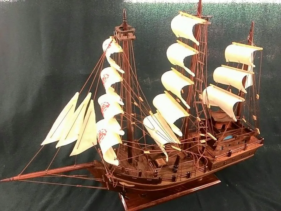 barcos de juguete de madera