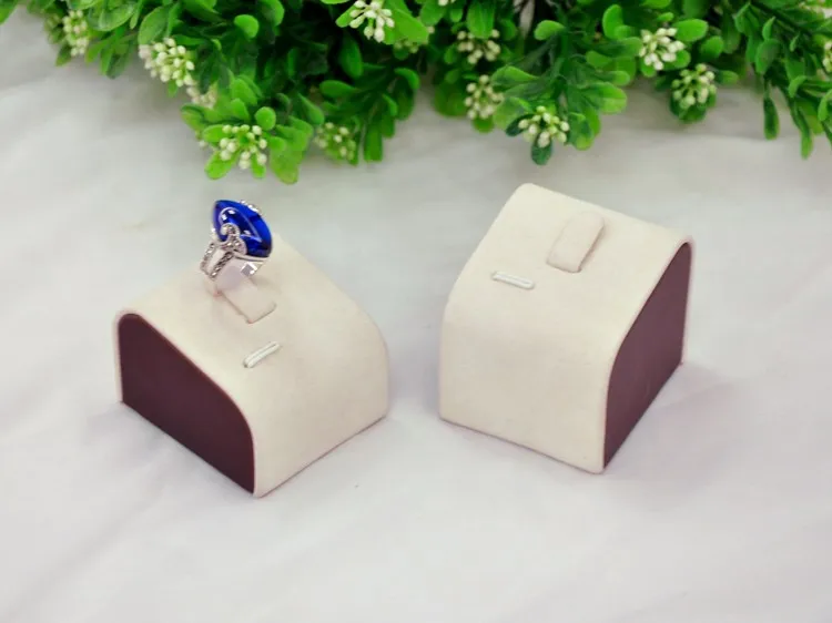 Luxury Modern Elegant Wooden Jewelry Wedding Ring Display Stands With High Quality For Couple