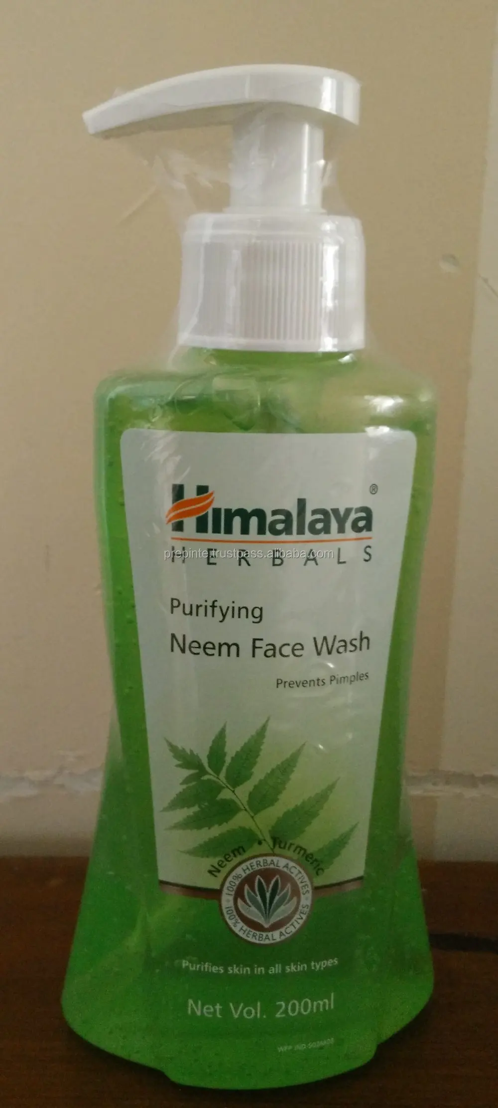 Himalaya Herbal Neem And Turmeric Ayurvedic Face Wash Buy Himalaya