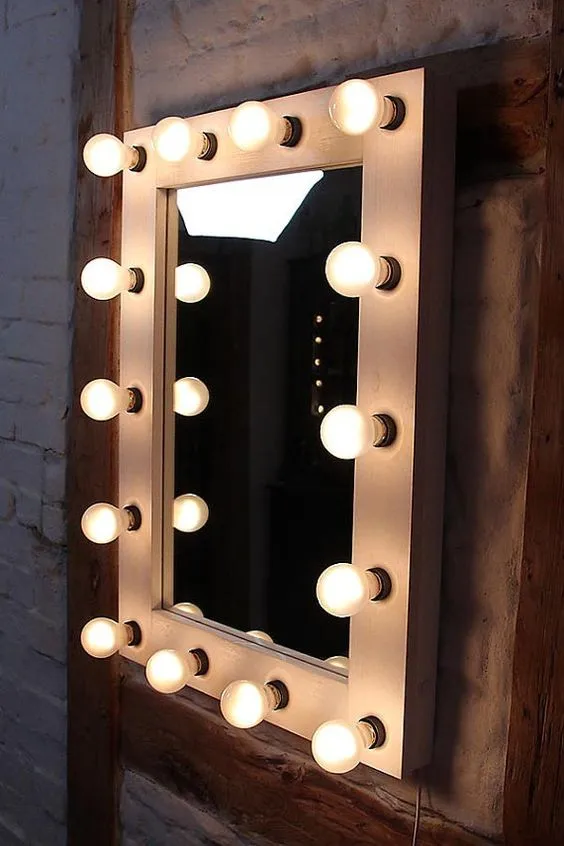 Specchi con luci per trucco Specchi con luci per trucco