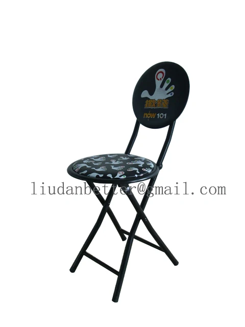 folding chair with cushion seat