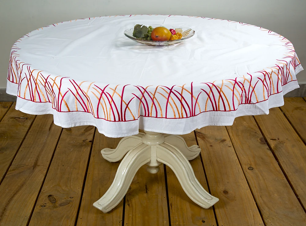 Скатерти больших размеров. Скатерть Crochet Vinyl Tablecloth. Овальная скатерть сакура