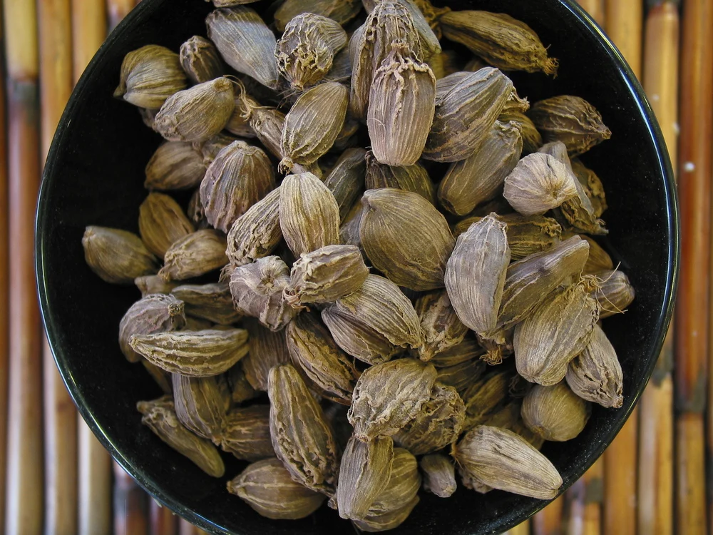ベトナムブラックカーダモムビッグサイズ Buy 黒カルダモン グリーンカルダモン ベトナムカルダモン Product On Alibaba Com