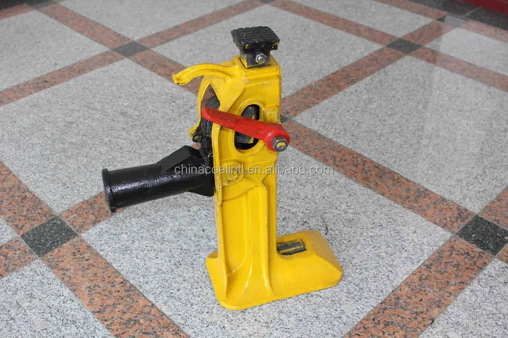 Mechanical jack with double lever sockets
