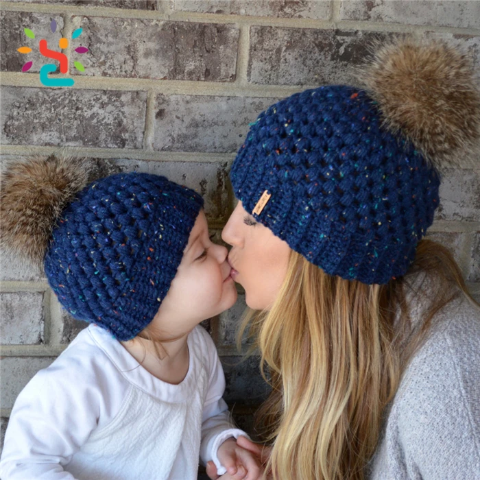 Bonnets Avec Pompons Pour Bebe Et Maman Taille Libre Chapeau A Trous Pour Les Yeux Avec Boule Superieure Vente En Gros Buy Bonnet Boule En Gros Bonnet Pom Pom Bonnet Product On Alibaba Com