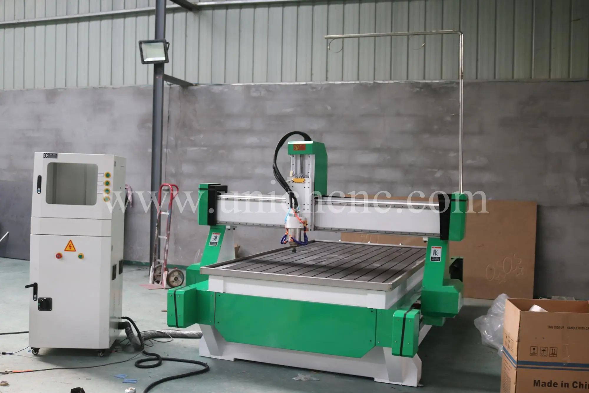 made in China Jinan UNICHCNC 3d router for wood furniture