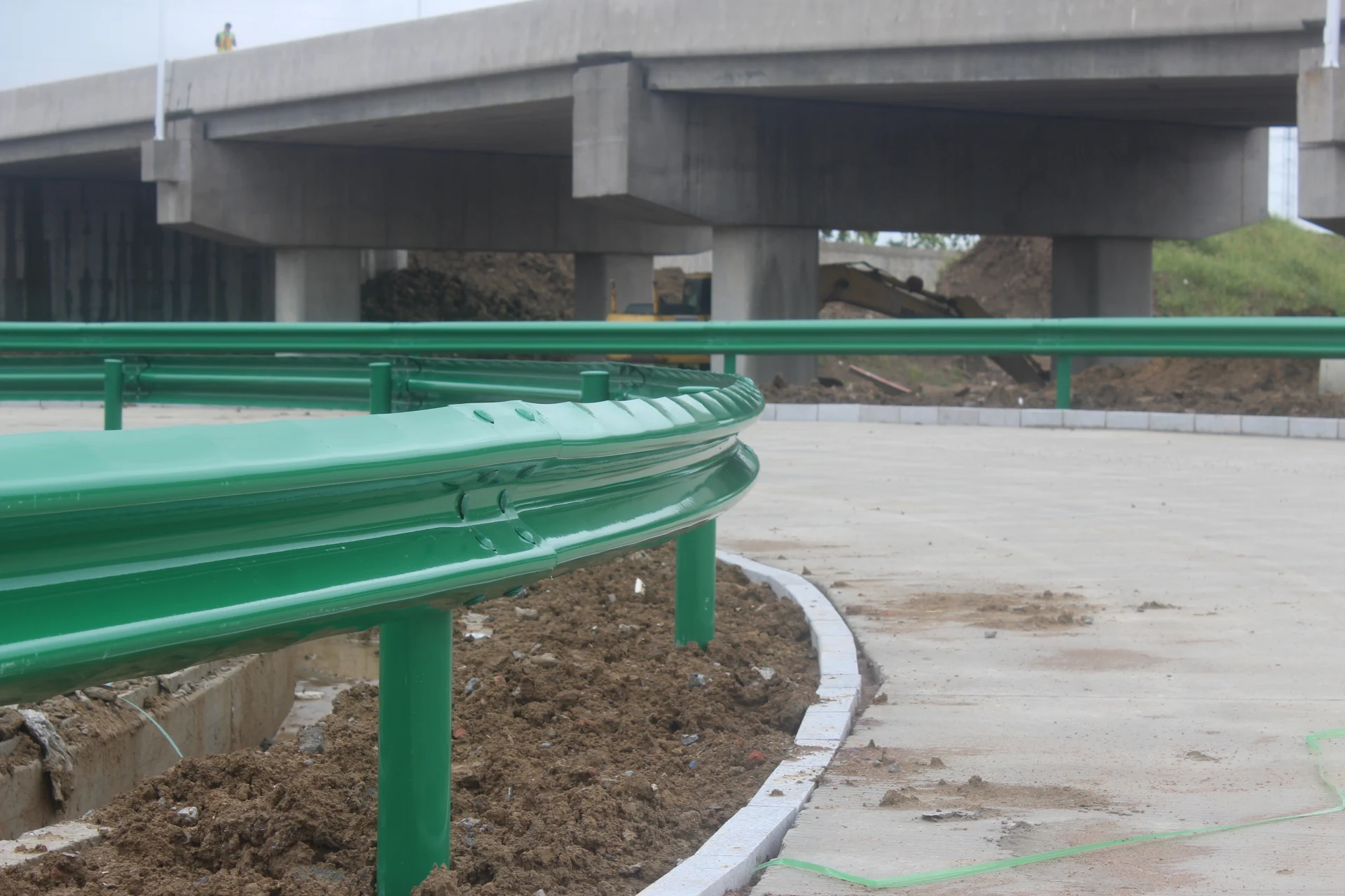 Road Traffic Safe Q235 Material Used W Beam Galvanized Highway