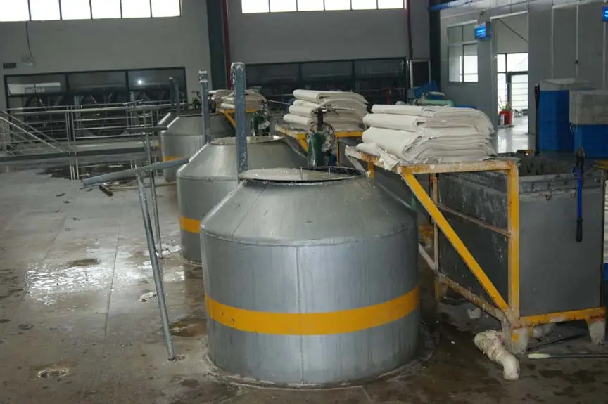Bagasse pulp mixing tank