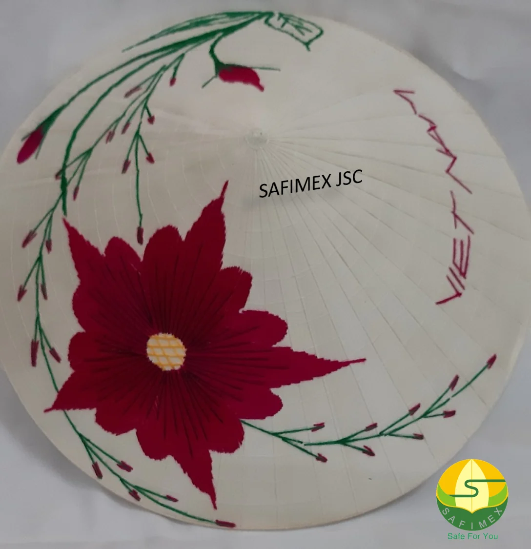 Vẽ hoa sen trên nón lá là một nghệ thuật đẹp mắt và đầy màu sắc. Hãy cùng khám phá bức tranh tuyệt đẹp này trên nón lá để thấy được tinh hoa văn hóa Việt Nam như thế nào. Hình ảnh sẽ khiến bạn bị mê hoặc và cảm nhận được sự tinh tế của nghệ thuật này.
