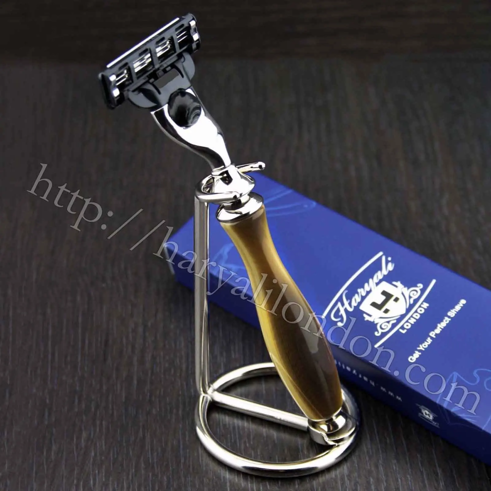 Travel Shaving Kit Triple Blade Razor And Synthetic Brush And Leather