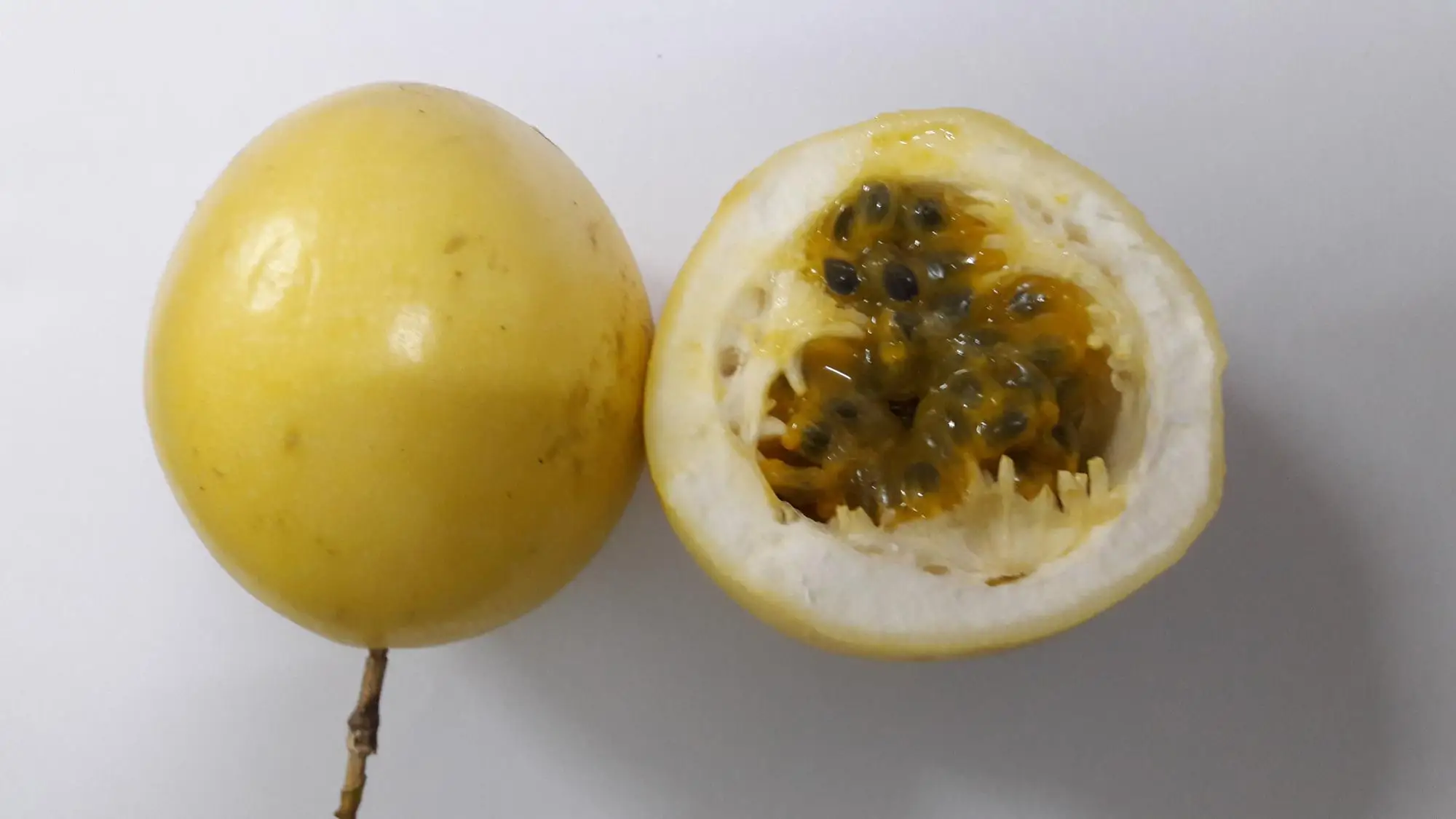 2018 Hot Selling Green Fresh Passion Fruit Citrus Fruit For Sale Buy