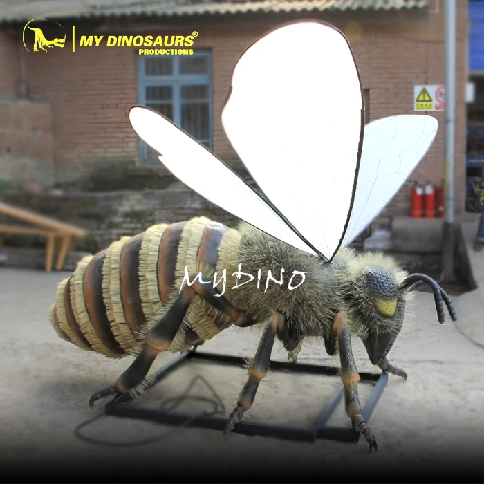 giant bee model.jpg