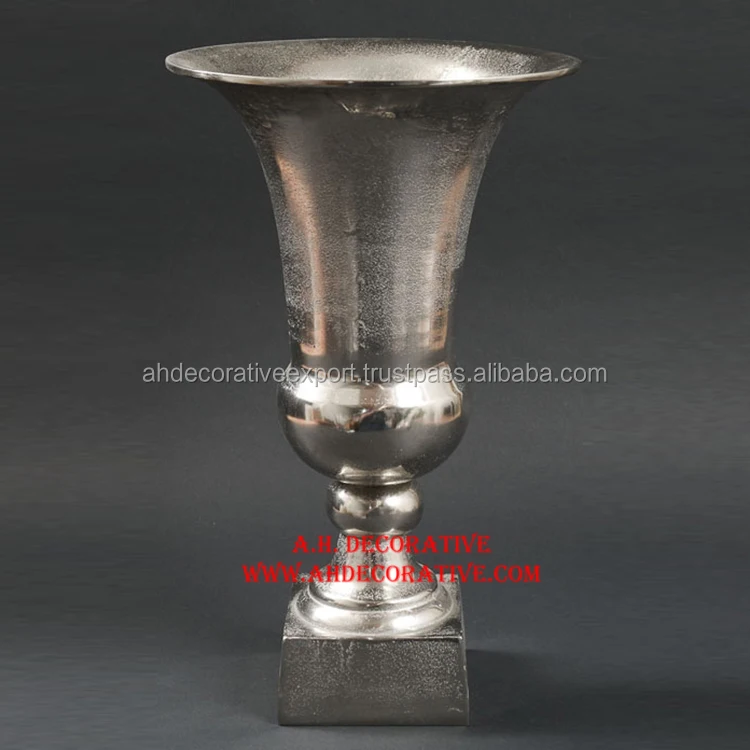 Aluminum Tall Floor Vase Gold Finished Unique Design Table Centerpiece