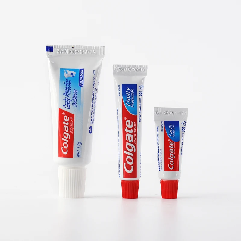 Зубная паста москве. Зубная паста Toothpaste. Colgate дорожная мини паста. Тюбик зубной пасты. Зубная паста мини тюбик.